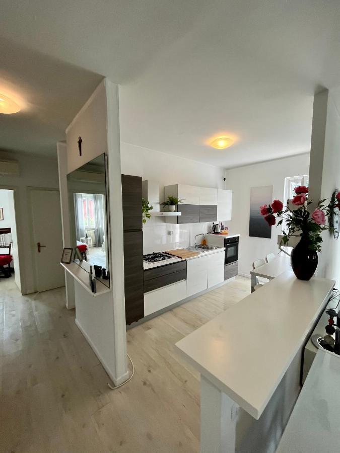 Your Familyapartment In Sirmione Exterior foto
