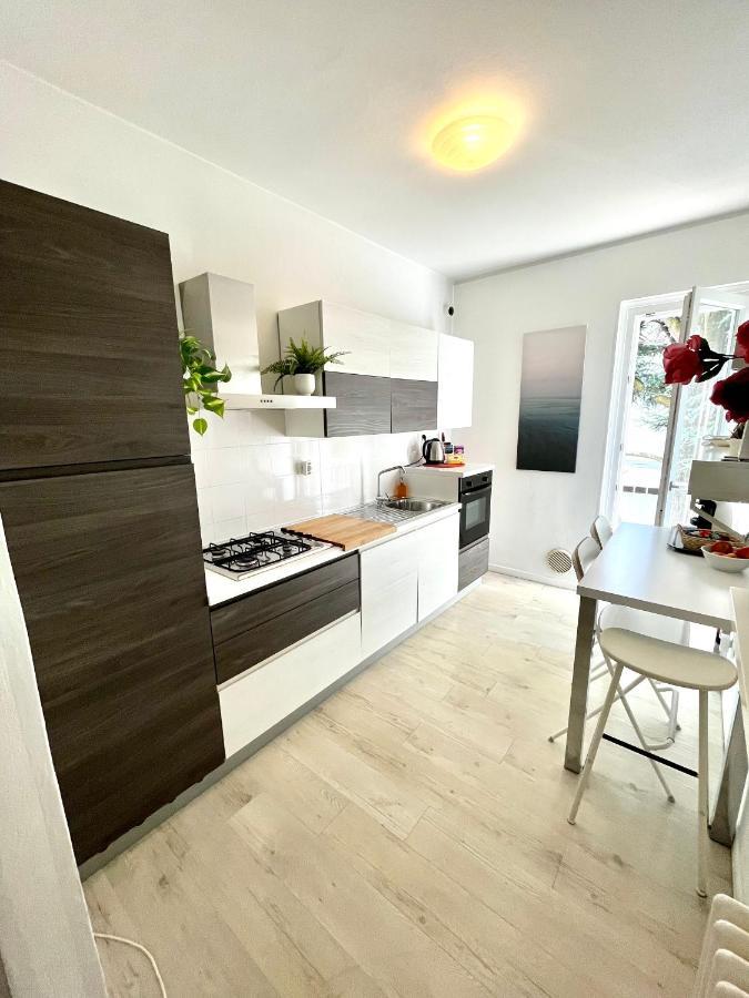 Your Familyapartment In Sirmione Exterior foto